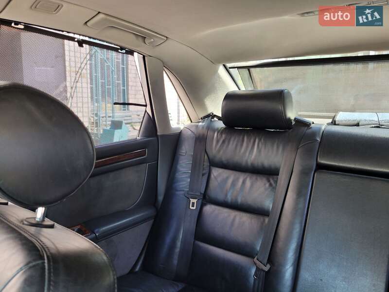 Седан Audi A8 2001 в Днепре
