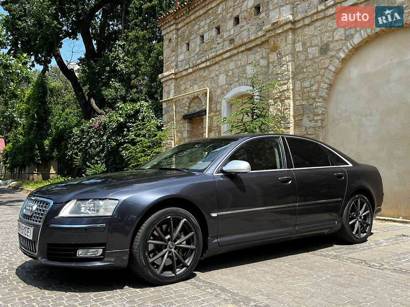 Седан Audi A8 2006 в Одессе