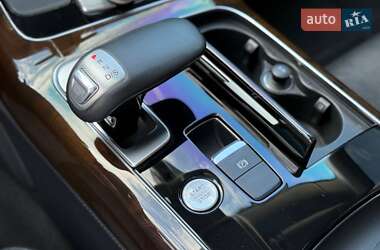 Седан Audi A8 2016 в 