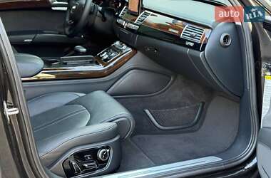 Седан Audi A8 2016 в 