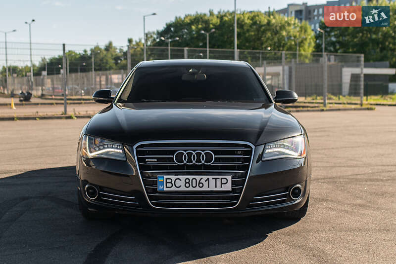 Седан Audi A8 2013 в Львове