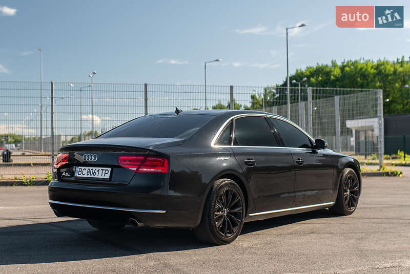Седан Audi A8 2013 в Львове