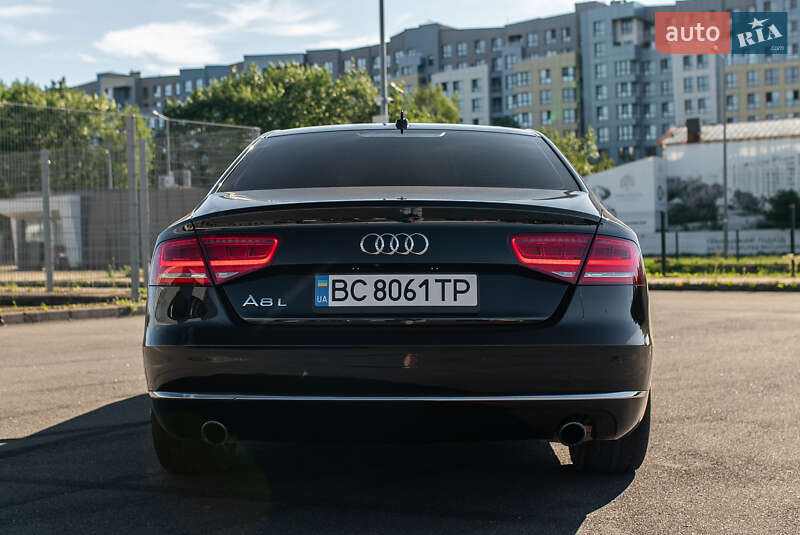 Седан Audi A8 2013 в Львове