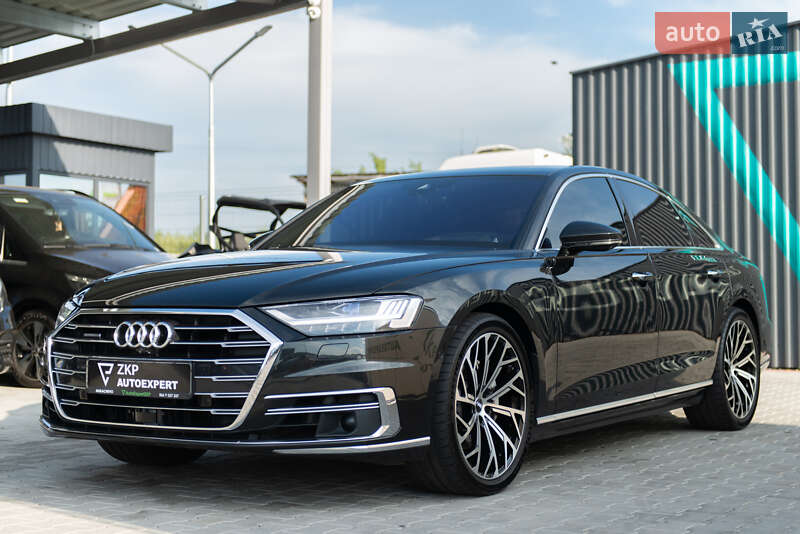 Седан Audi A8 2018 в Мукачево