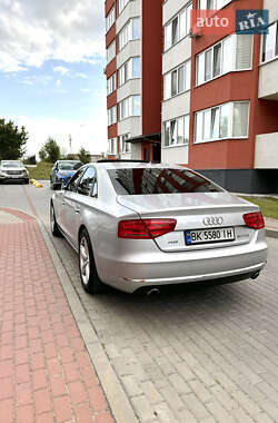 Седан Audi A8 2012 в 