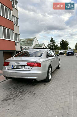 Седан Audi A8 2012 в 