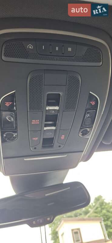 Седан Audi A8 2015 в Рівному