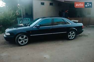Седан Audi A8 1998 в Ромнах