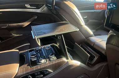 Седан Audi A8 2017 в 