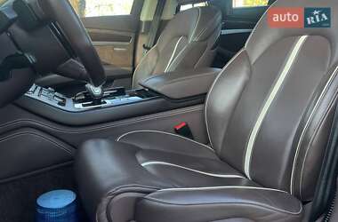 Седан Audi A8 2017 в 