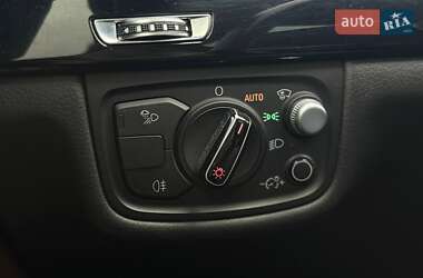Седан Audi A8 2016 в 
