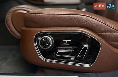 Седан Audi A8 2016 в 