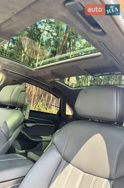 Седан Audi A8 2022 в Киеве