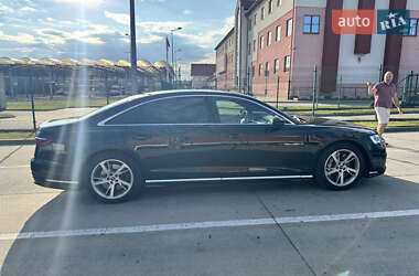 Седан Audi A8 2022 в Киеве