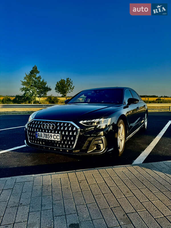 Седан Audi A8 2022 в Києві