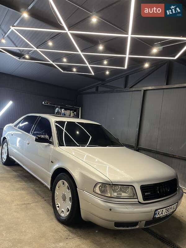 Audi A8 2000