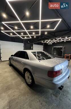 Седан Audi A8 2000 в 