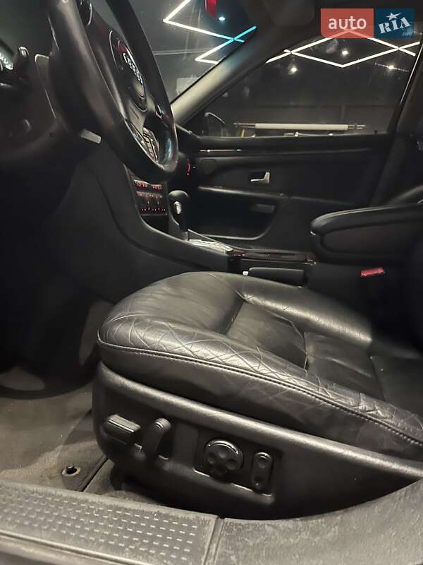 Седан Audi A8 2000 в Львове