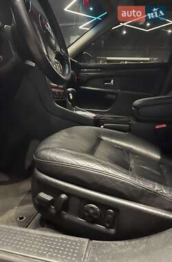 Седан Audi A8 2000 в 