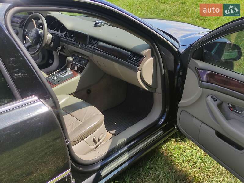 Седан Audi A8 2004 в Зіньківі