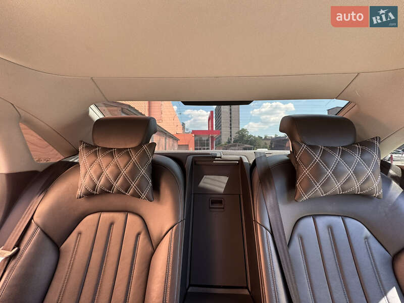 Седан Audi A8 2017 в Киеве