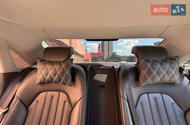 Седан Audi A8 2017 в 