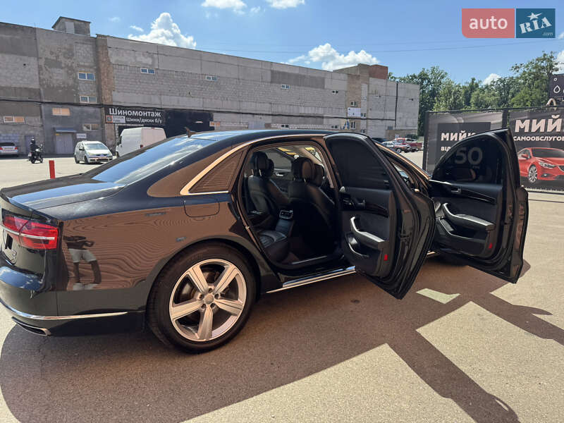 Седан Audi A8 2017 в Киеве