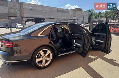 Седан Audi A8 2017 в 