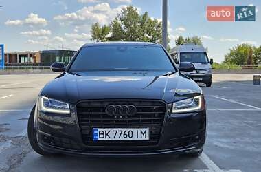 Седан Audi A8 2015 в 