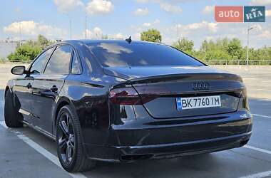 Седан Audi A8 2015 в 