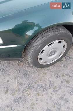 Седан Audi A8 2001 в 