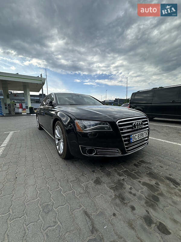 Седан Audi A8 2013 в Львові