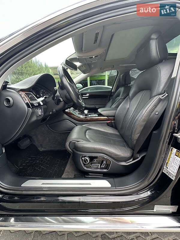 Седан Audi A8 2013 в Львові