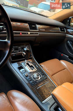 Седан Audi A8 2005 в 