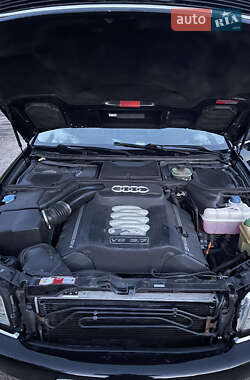 Седан Audi A8 1999 в 