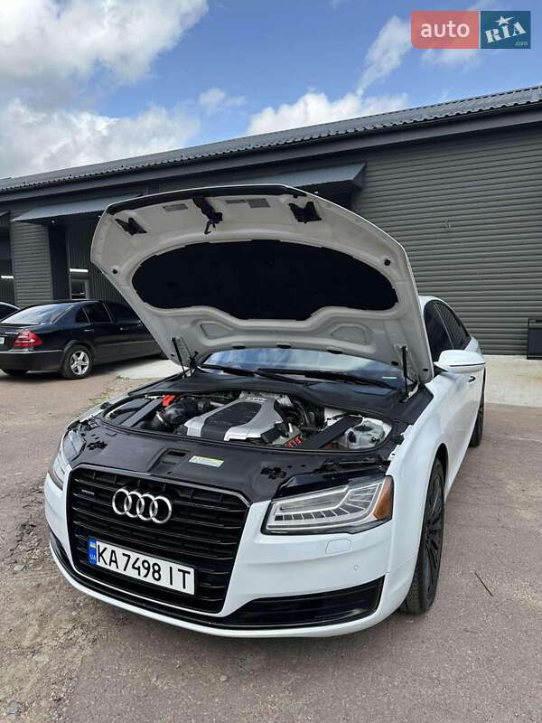 Седан Audi A8 2015 в Чернигове