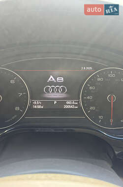 Седан Audi A8 2011 в 