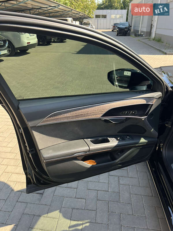 Седан Audi A8 2020 в Одессе