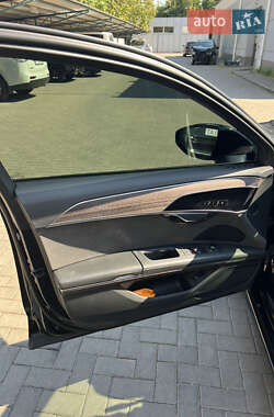 Седан Audi A8 2020 в 