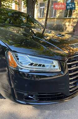Седан Audi A8 2015 в 