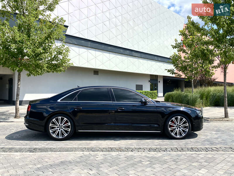 Седан Audi A8 2012 в Києві