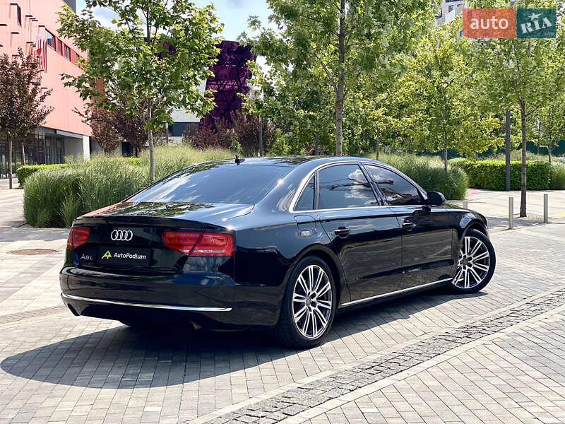 Седан Audi A8 2012 в Києві