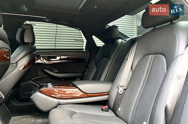Седан Audi A8 2012 в 