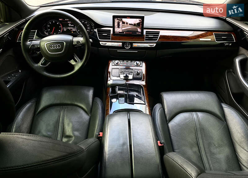 Седан Audi A8 2012 в Києві
