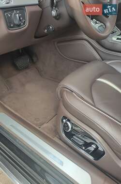Седан Audi A8 2013 в 