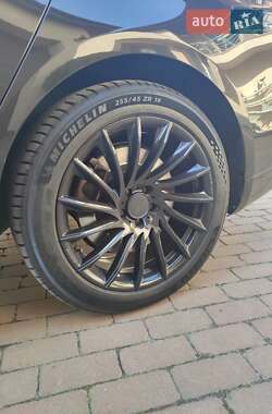 Седан Audi A8 2013 в 