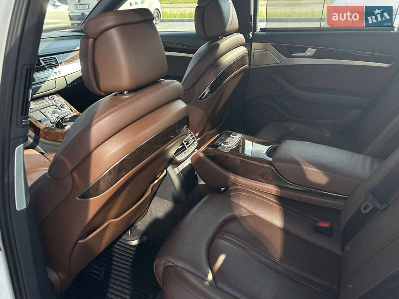 Седан Audi A8 2013 в Киеве
