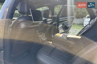 Седан Audi A8 2017 в 