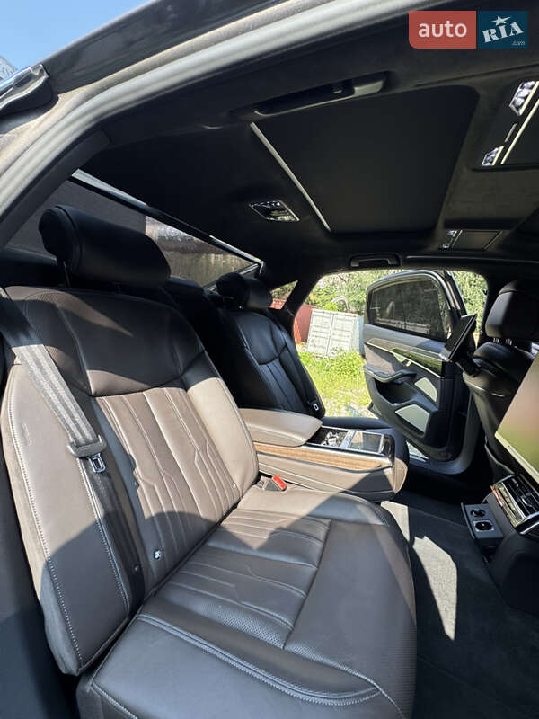 Седан Audi A8 2017 в Киеве