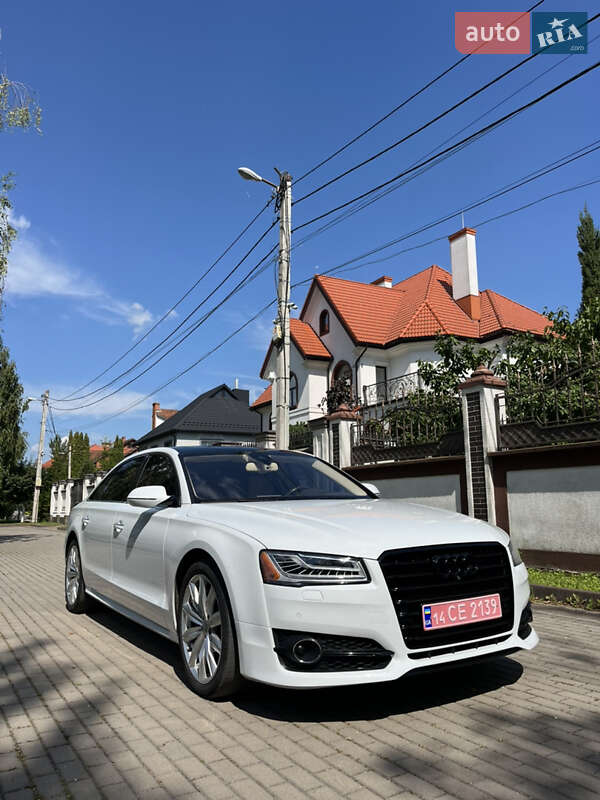 Седан Audi A8 2016 в Ровно